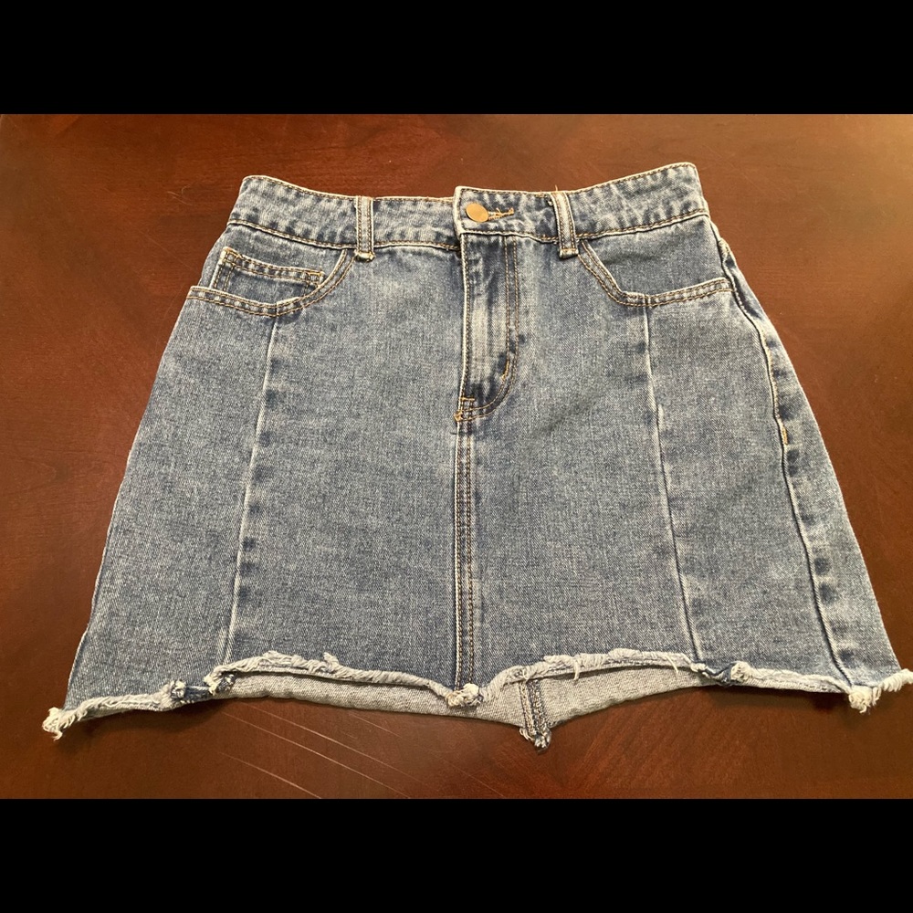 Forever 21 Size Small High Waisted Denim Cutoff Skirt.